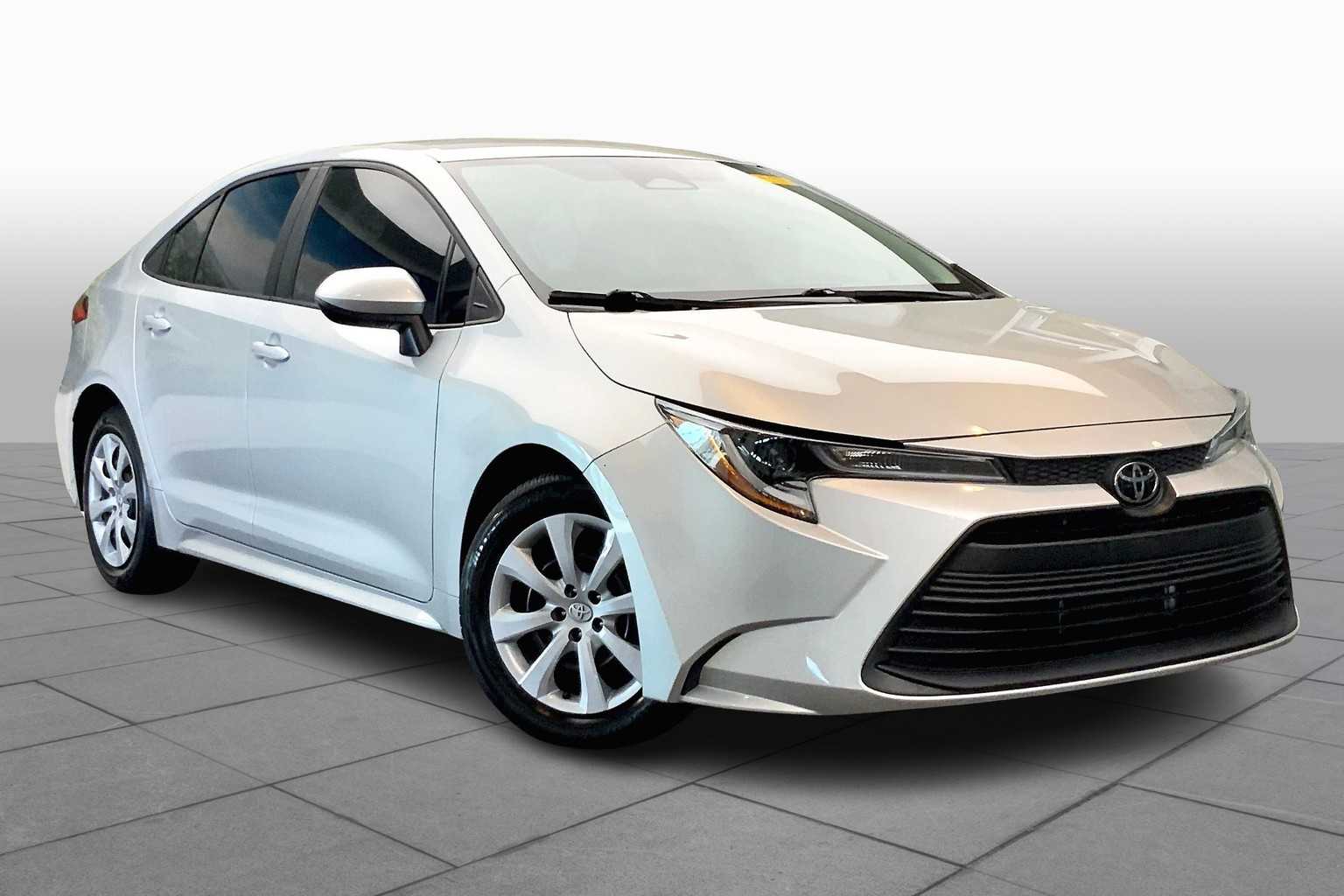 Used 2023 Toyota Corolla LE with VIN 5YFB4MDE1PP008439 for sale in Miami, FL