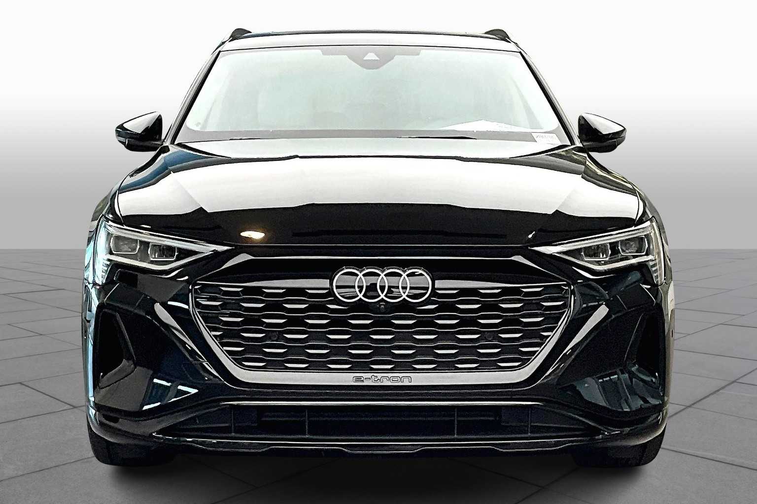 2024 Audi Q8 E-tron Premium Plus photo 3