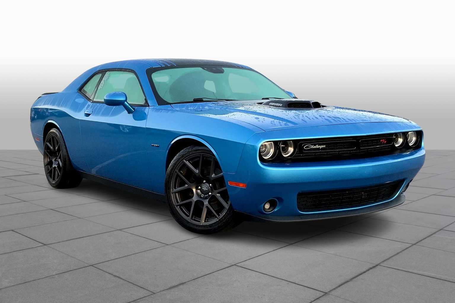 2018 Dodge Challenger R/T Shaker photo 2