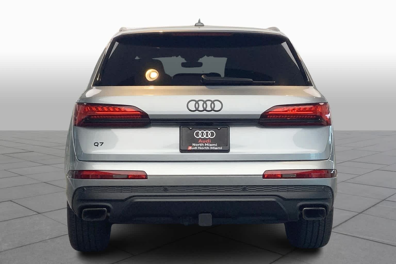 2025 Audi Q7 55 Premium Plus photo 4