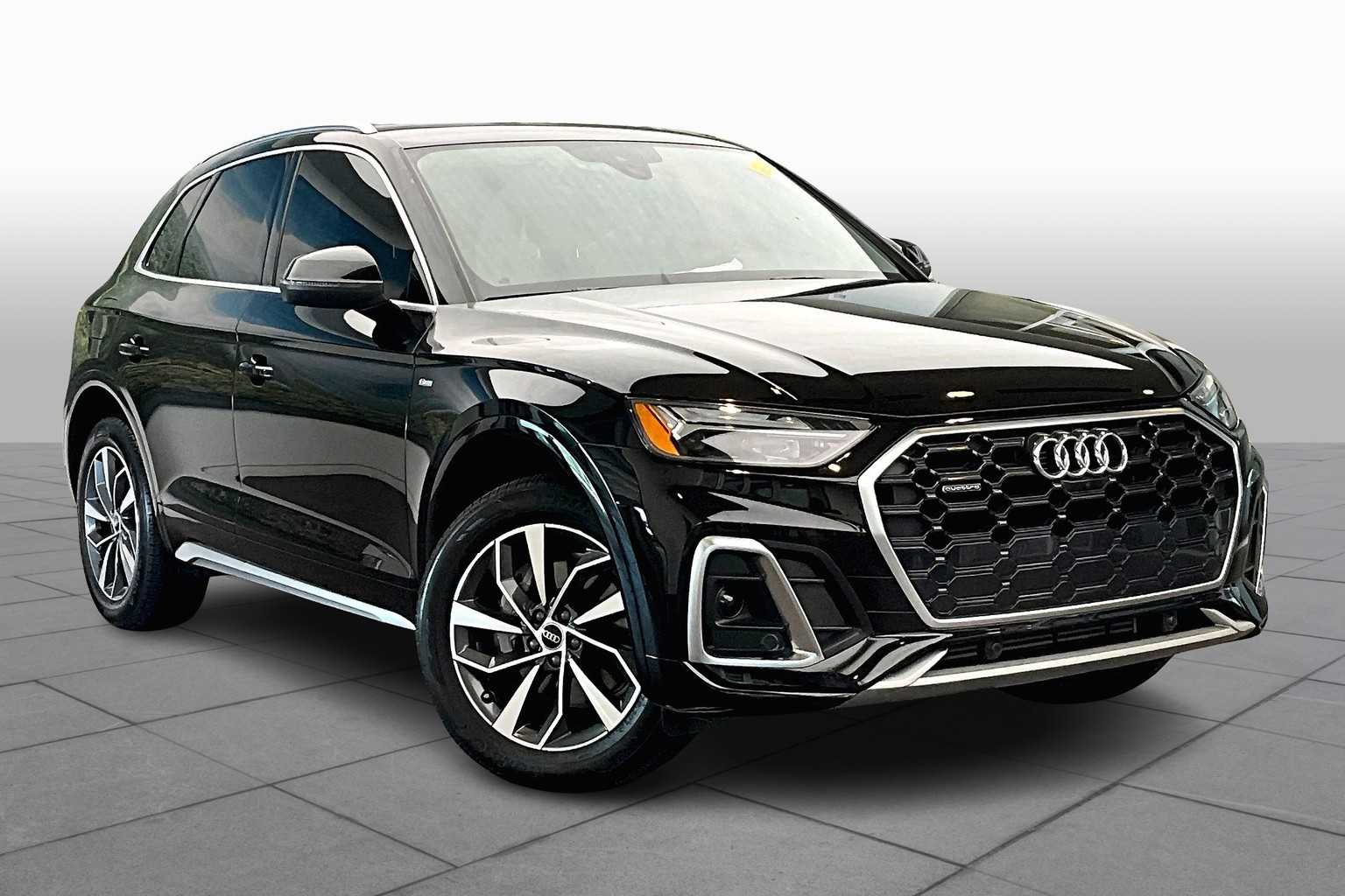 2023 Audi Q5 S line Premium Plus photo 2