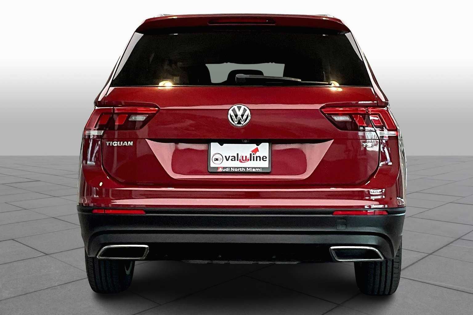 2018 Volkswagen Tiguan S photo 3