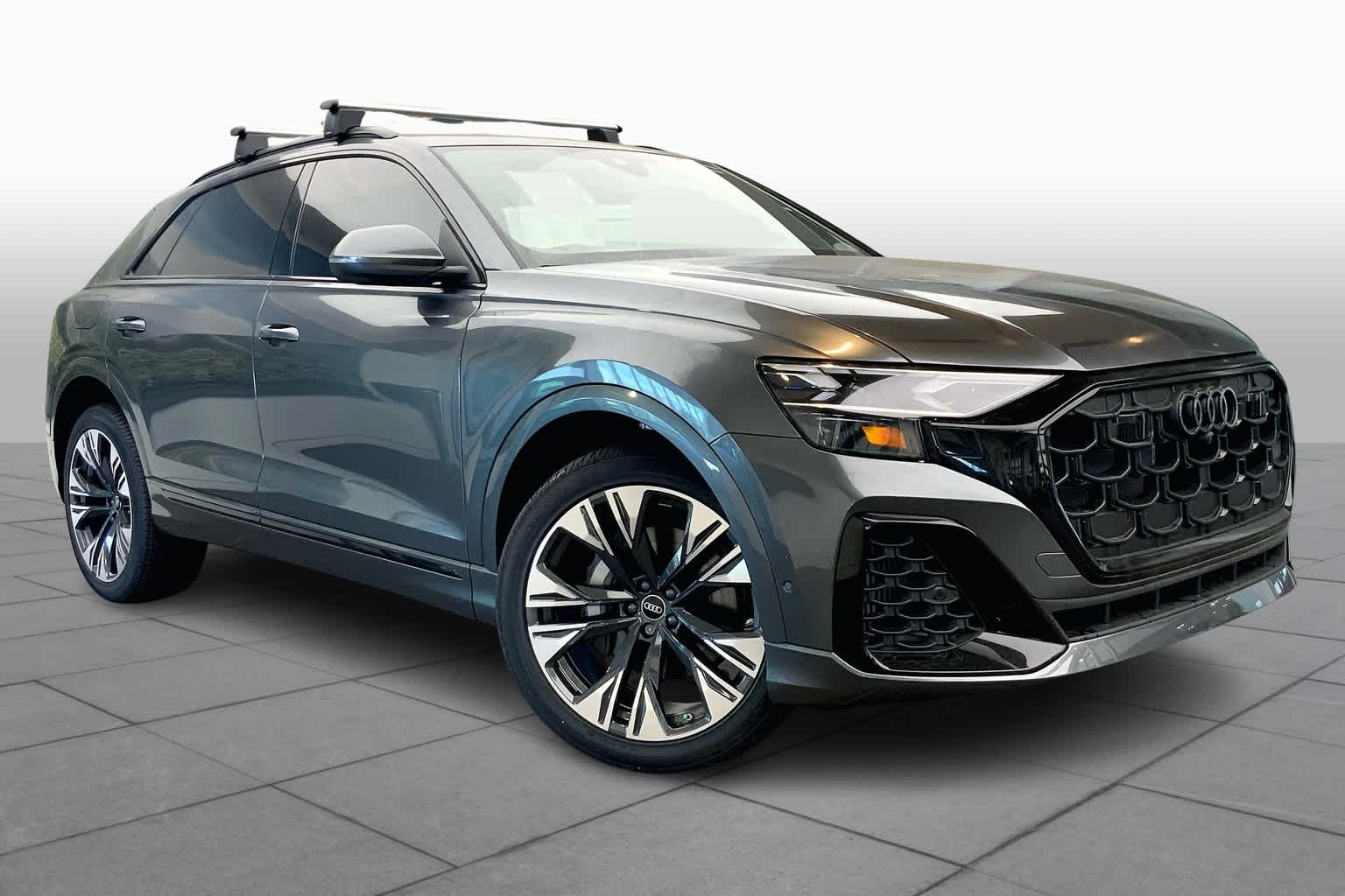 2025 Audi Q8 55 Prestige photo 2