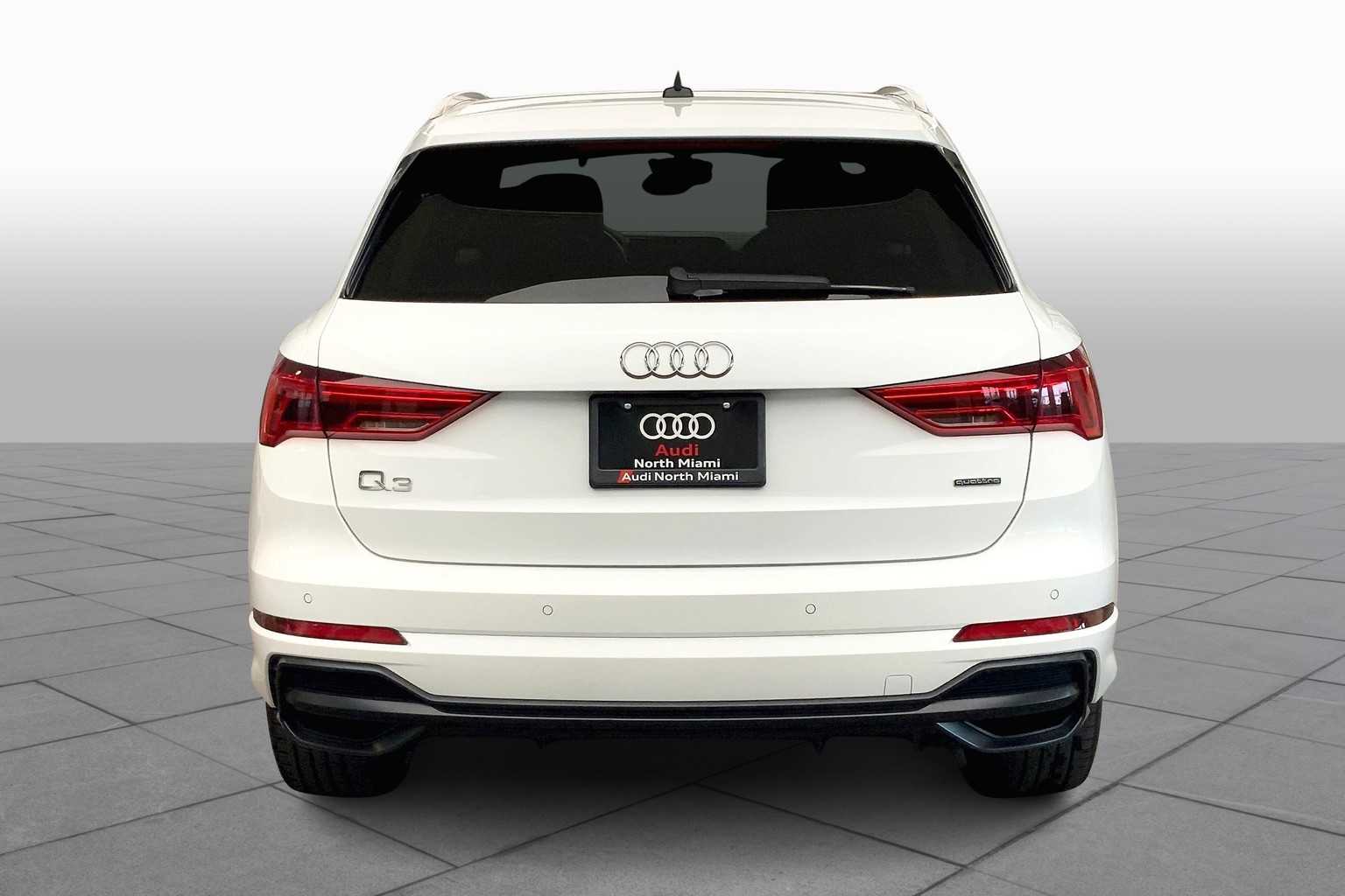 2022 Audi Q3 S line Premium Plus photo 4