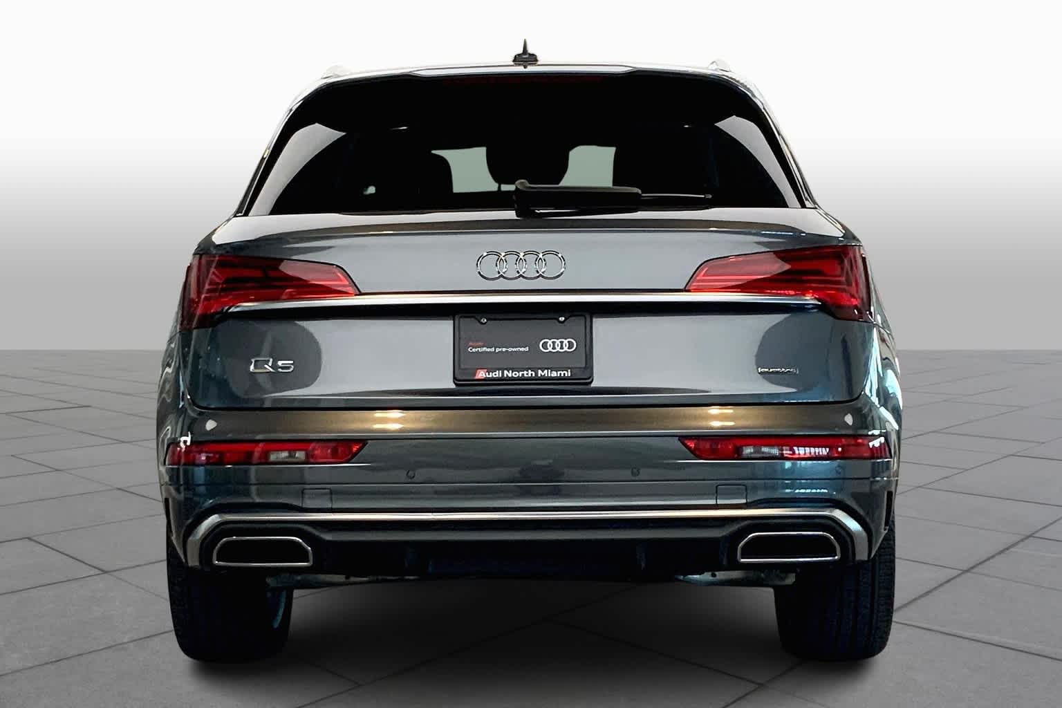 2023 Audi Q5 S line Premium Plus photo 3