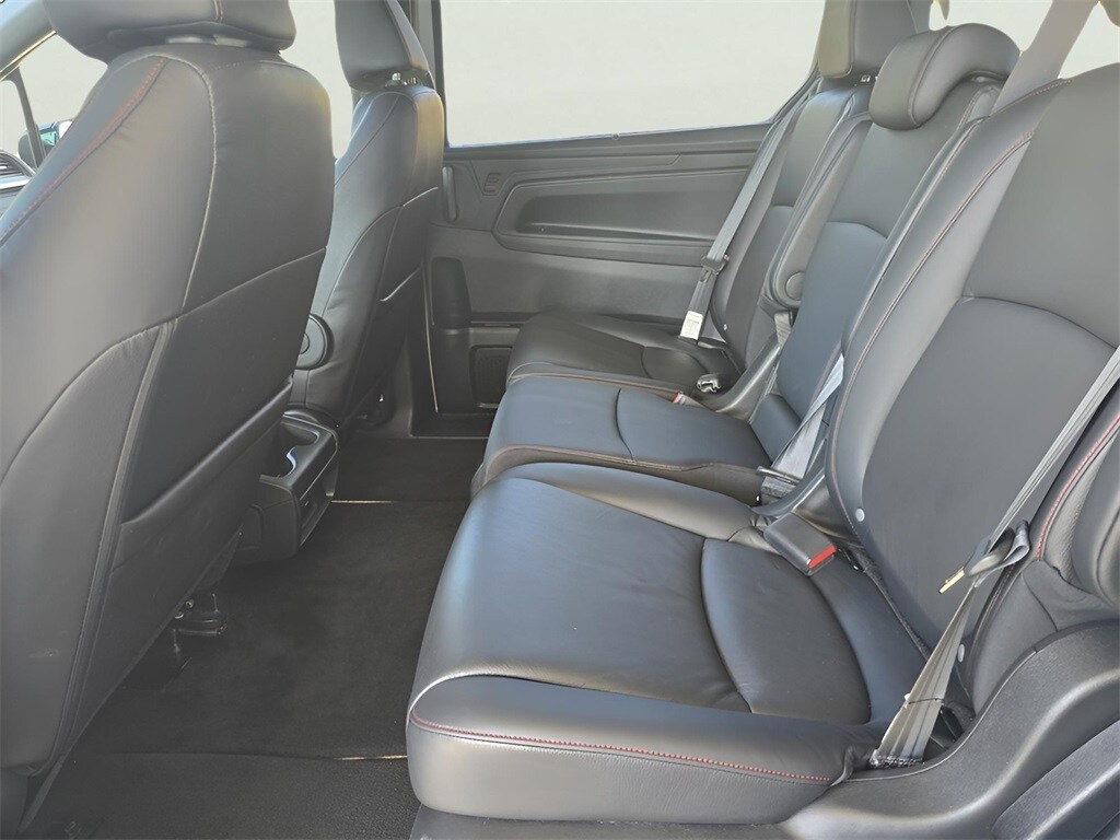 2023 Honda Odyssey Sport photo 2