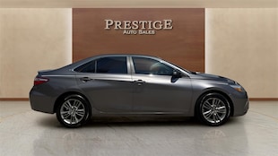 2016 Toyota Camry SE Sedan