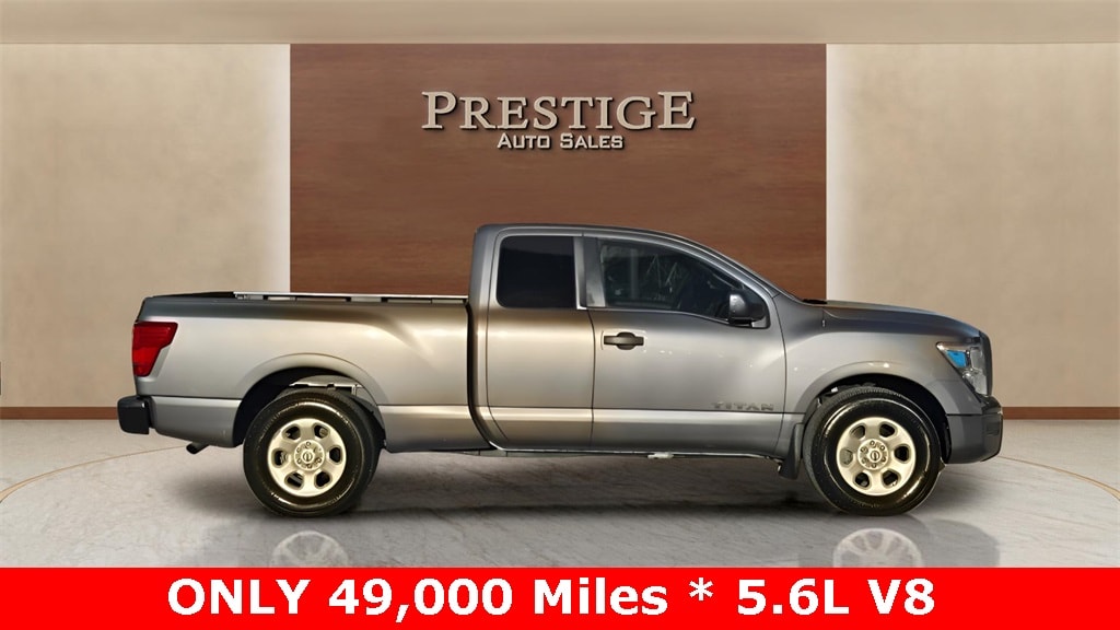 2021 Nissan Titan S's photo