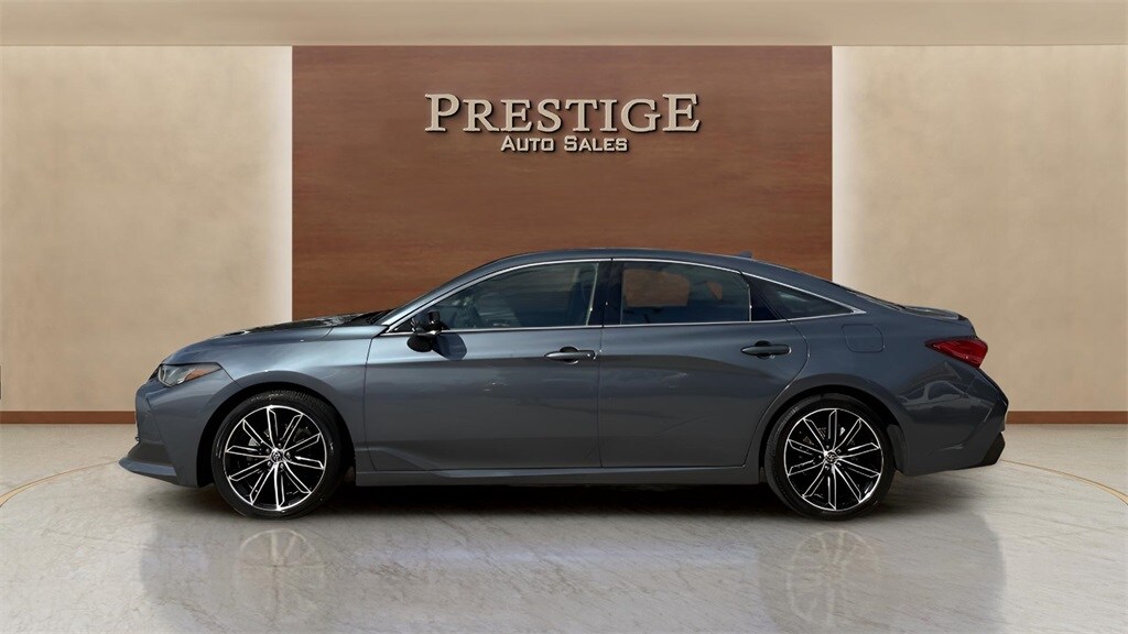 2020 Toyota Avalon Touring photo 2
