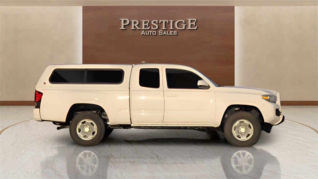 2019 Toyota Tacoma SR's photo