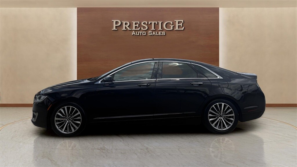 2019 Lincoln MKZ Standard photo 2