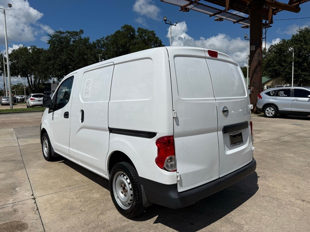 2016 Nissan NV200 SV photo 2