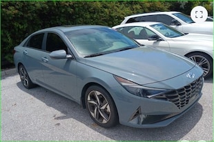 2022 Hyundai Elantra SEL Sedan