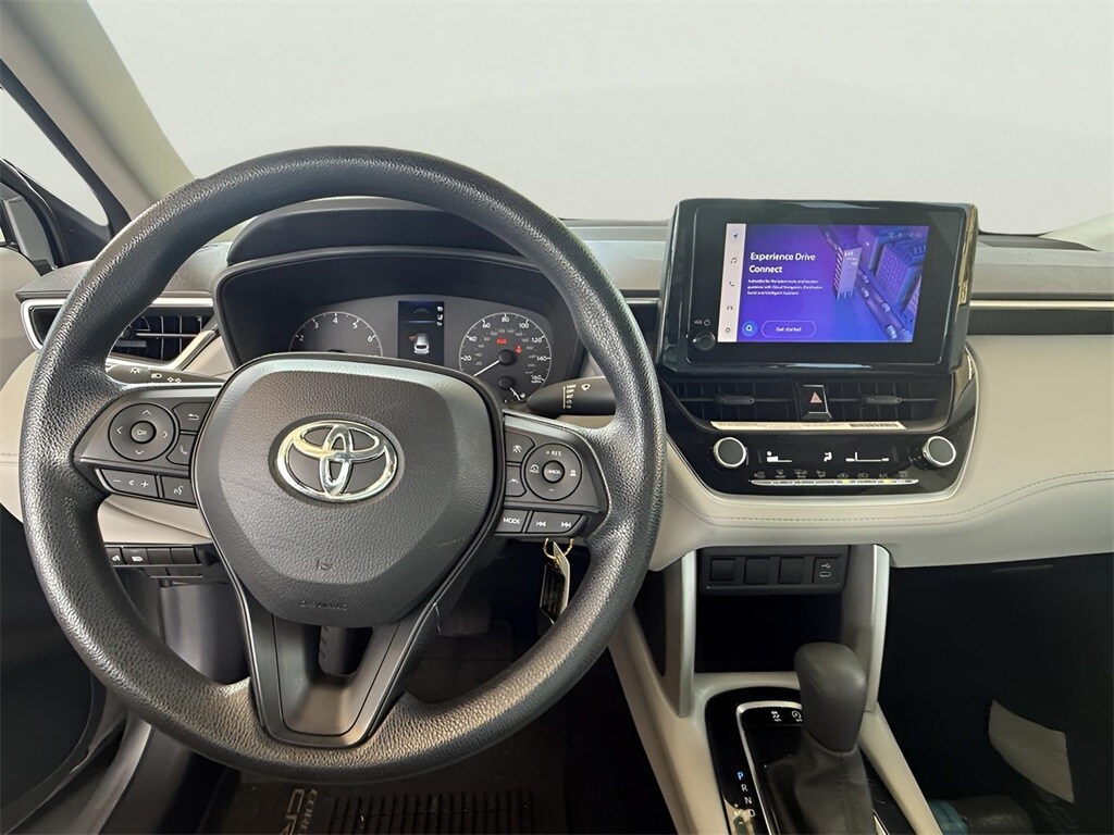 2023 Toyota Corolla Cross L photo 4