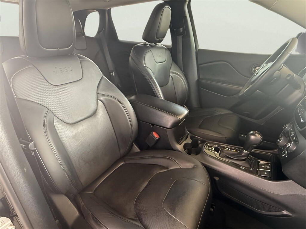 2019 Jeep Cherokee Limited photo 2