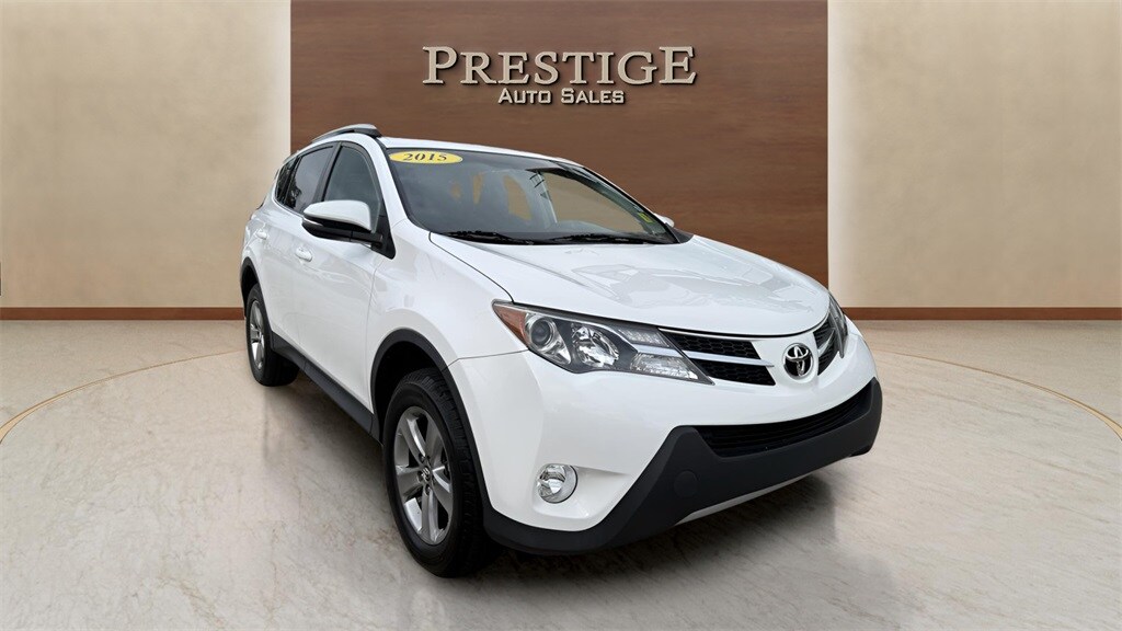 2015 Toyota RAV4 XLE photo 2
