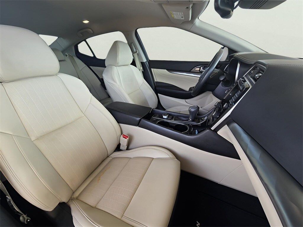 2020 Nissan Maxima SV photo 4