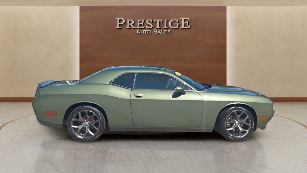 2019 Dodge Challenger SXT Plus Auto's photo