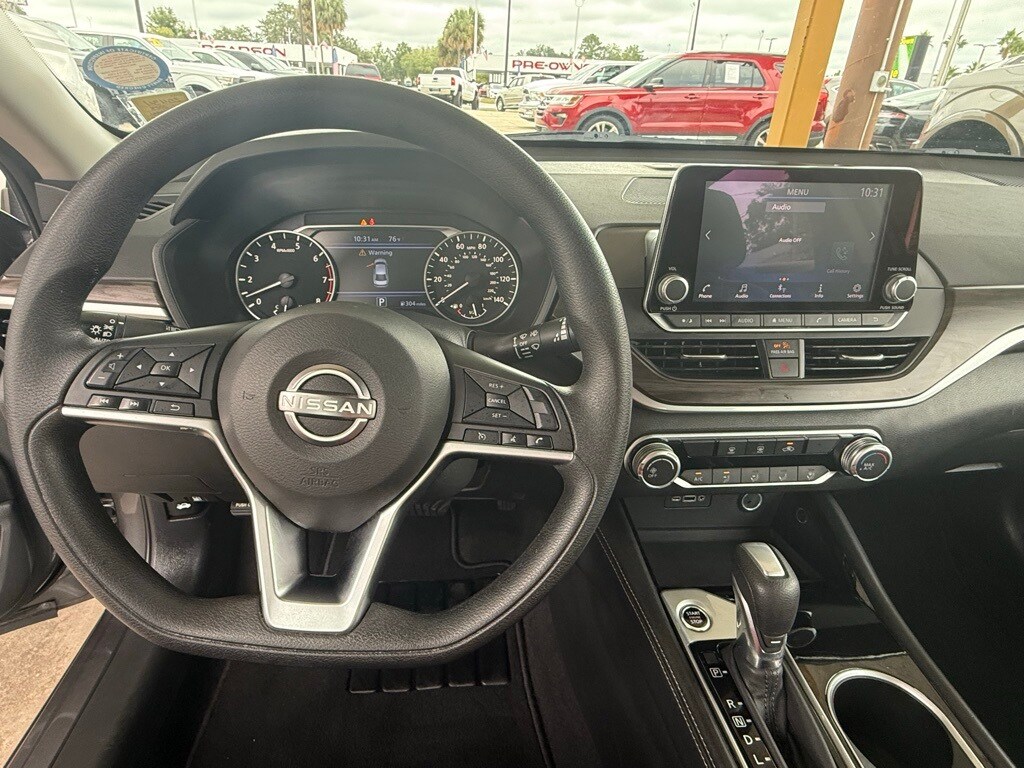 2023 Nissan Altima 2.5 SV photo 2