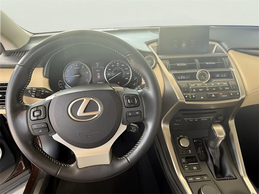 2016 Lexus NX 200t Luxury photo 3