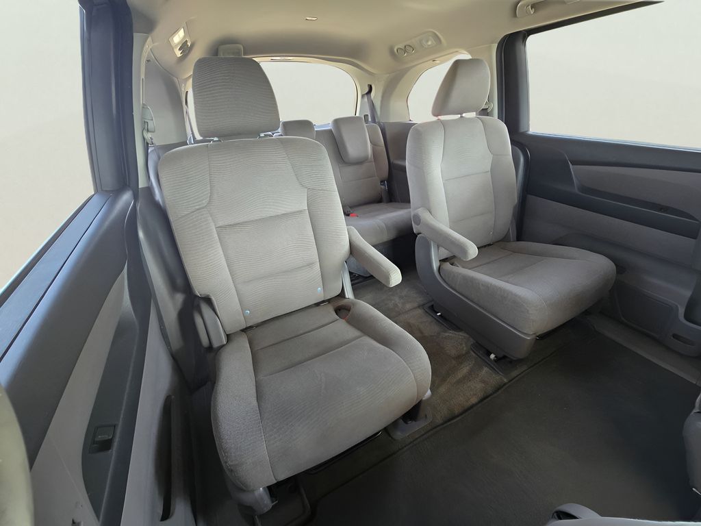 2013 Honda Odyssey LX - Photo 14