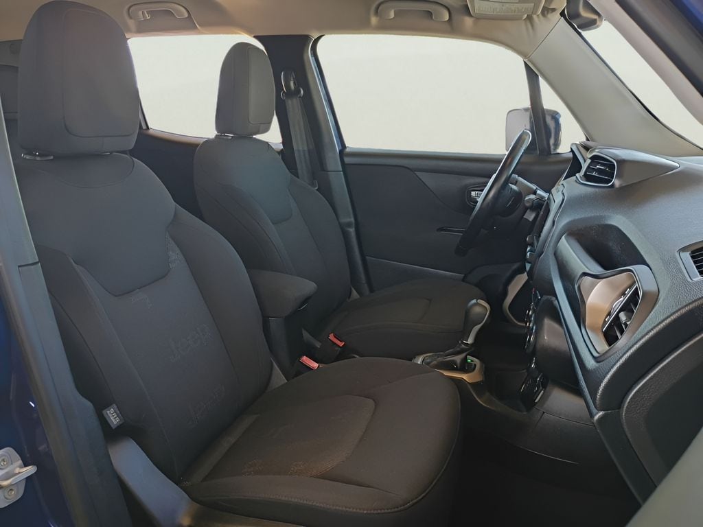 2017 Jeep Renegade Latitude 4x4's photo
