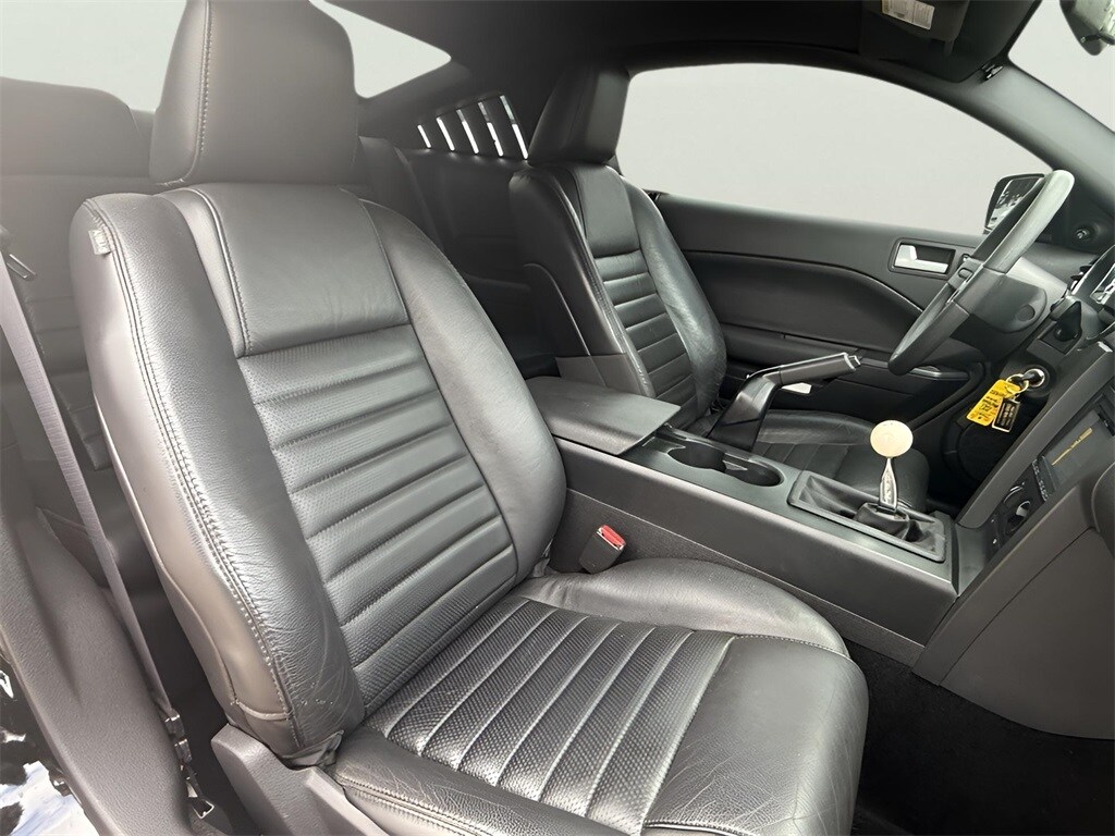 2007 Ford Mustang Shelby GT Premium photo 2