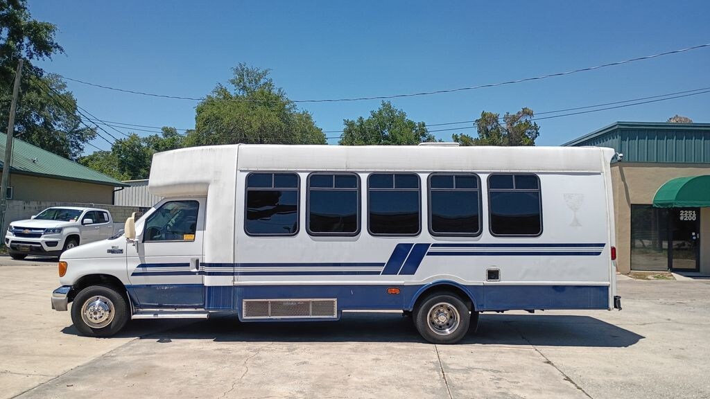 Used 2003 Ford E-450 Cutaway Standard Cab/Chassis