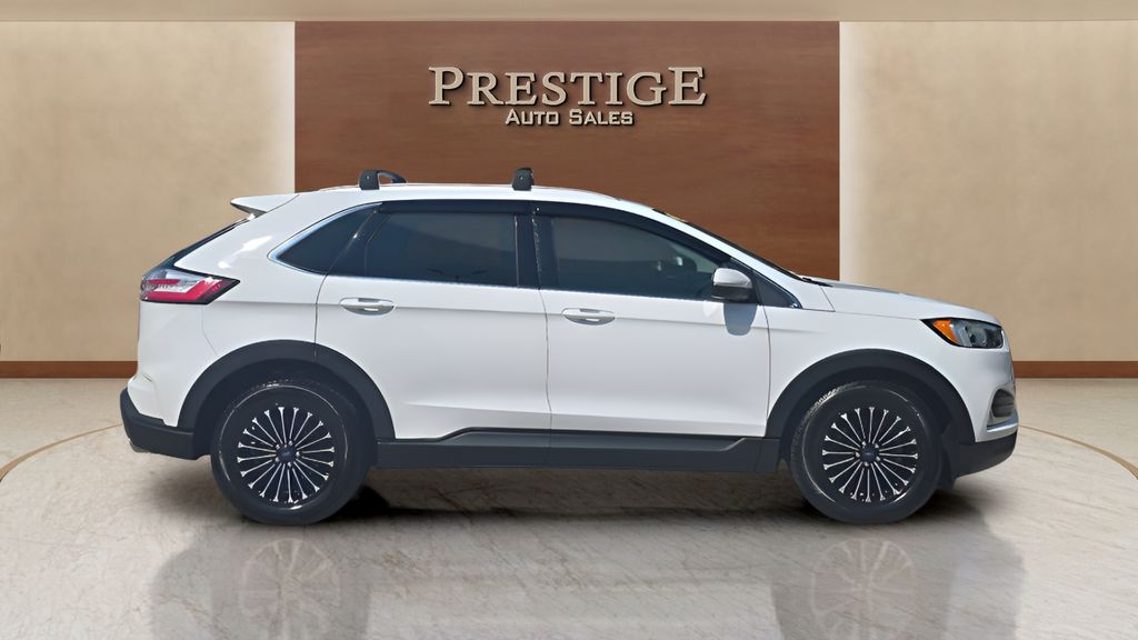 2019 Ford Edge SEL's photo