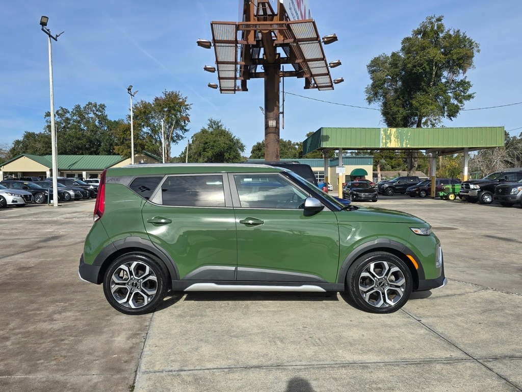 2022 Kia Soul X-Line's photo