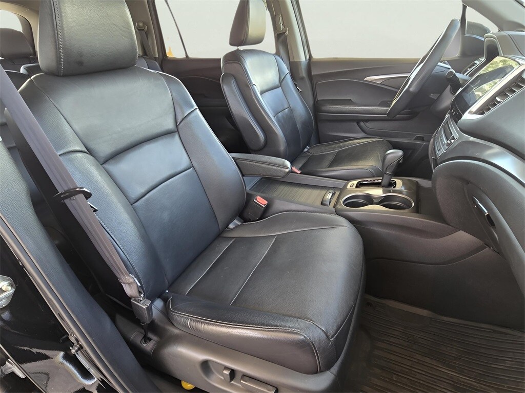 2017 Honda Pilot EX-L photo 2