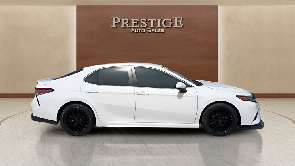 2018 Toyota Camry 2.5 Auto SE's photo