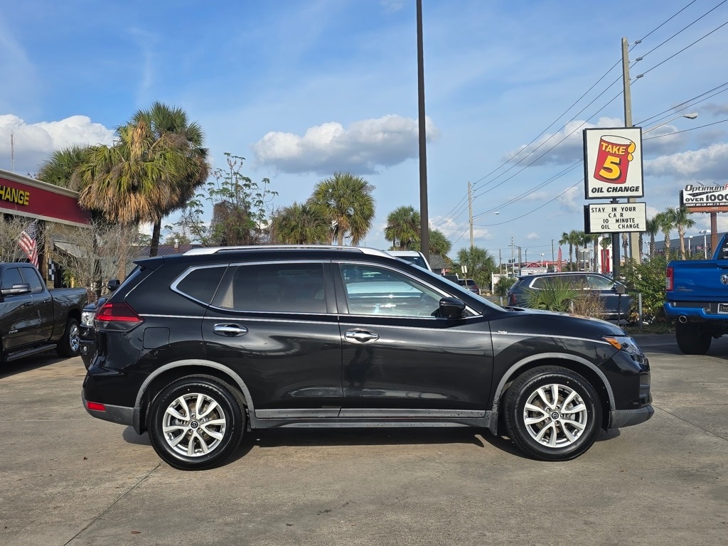 2018 Nissan Rogue SV's photo