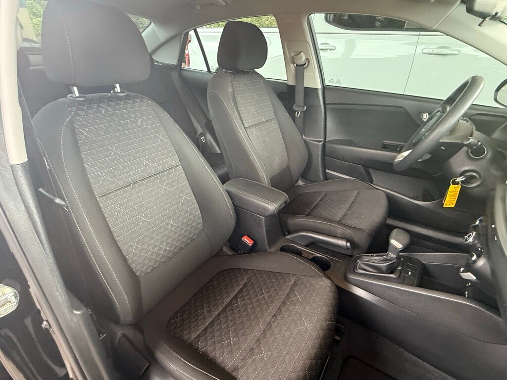 2022 Kia Rio LX S photo 2