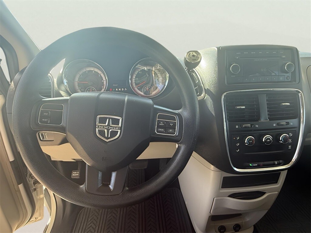 2014 Dodge Grand Caravan SE photo 3