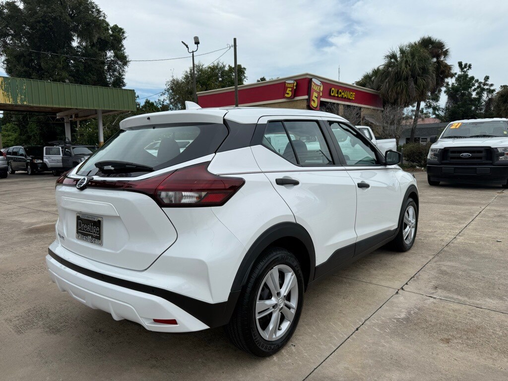 2021 Nissan Kicks S photo 3