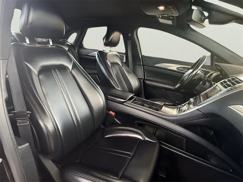 2019 Lincoln MKZ Standard photo 3