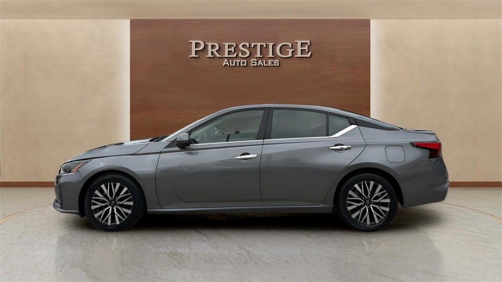 Used 2023 Nissan Altima 2.5 SV Sedan
