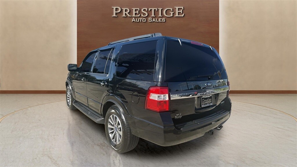 2017 Ford Expedition XLT photo 2