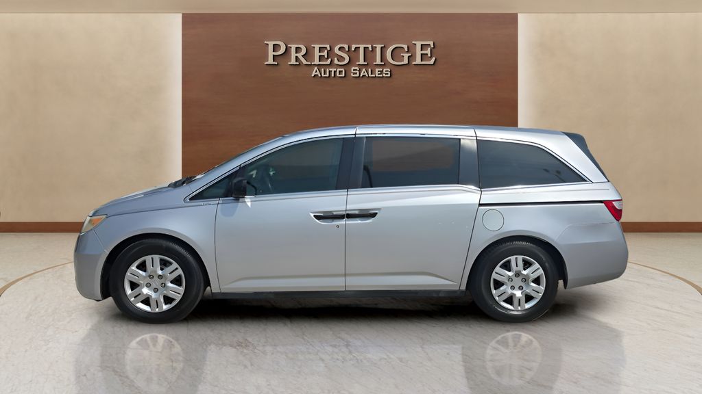2013 Honda Odyssey LX - Photo 2