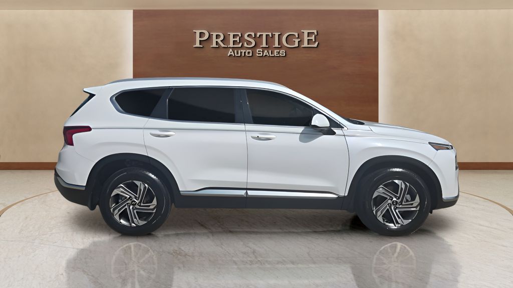 2021 Hyundai Santa Fe SEL 2.5's photo