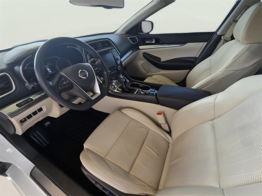 2020 Nissan Maxima SV photo 3