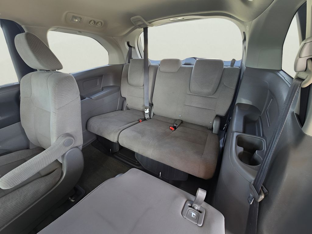 2013 Honda Odyssey LX - Photo 13