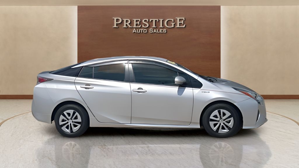 2017 Toyota Prius Two Eco/Three/Three Touring/Four/Four Touring