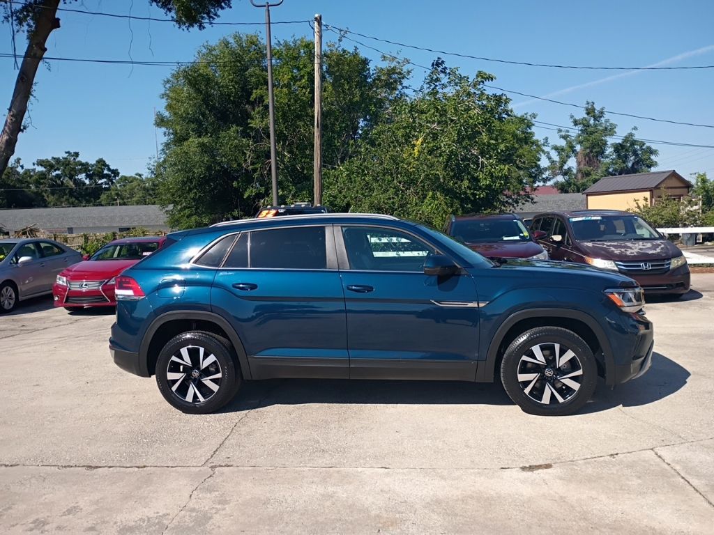 2021 Volkswagen Atlas Cross Sport 2.0T SE's photo