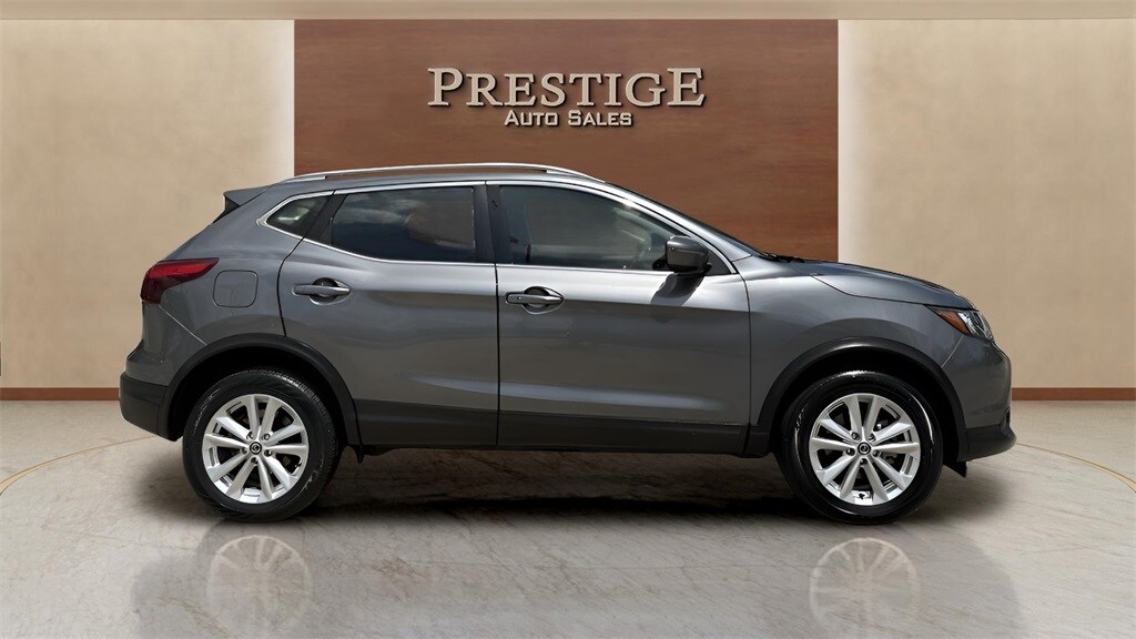 2019 Nissan Rogue Sport SV photo 2