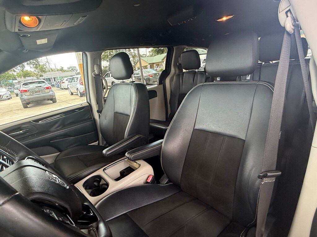 2019 Dodge Grand Caravan SXT photo 3