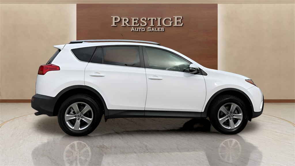 2015 Toyota RAV4 XLE's photo