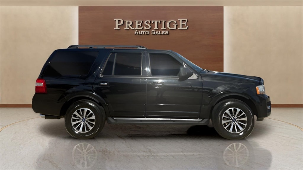 2017 Ford Expedition XLT's photo