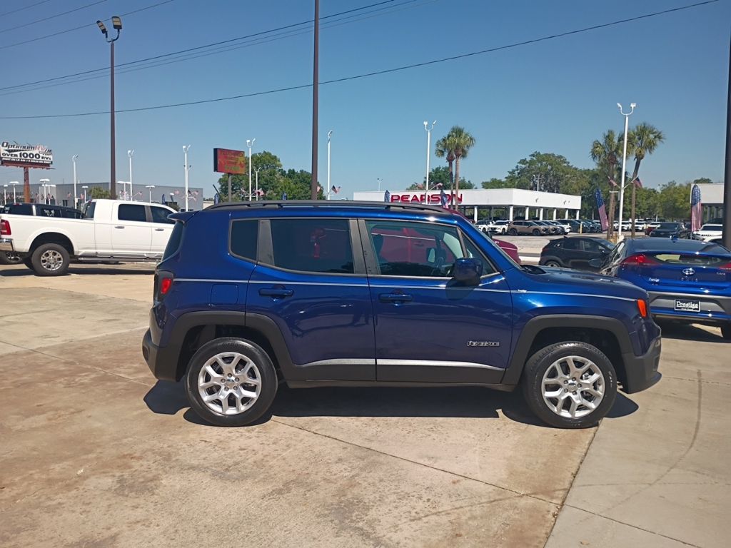 2017 Jeep Renegade Latitude 4x4's photo